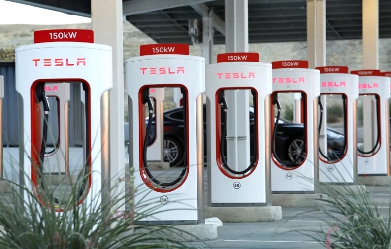 tesla-charging-port