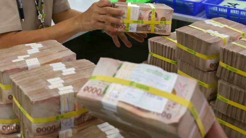 baht thailand stimulus